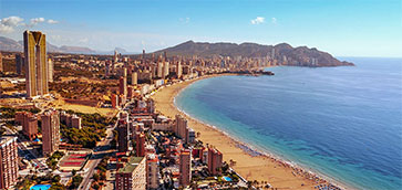 Barcelona: Barcelona, Spain: Travel Guide Book—A Comprehensive 5-Day Travel Guide to Barcelona, Spain & Unforgettable Spanish Travel (Best Travel Guides to Europe Series) (Volume 10) book pd