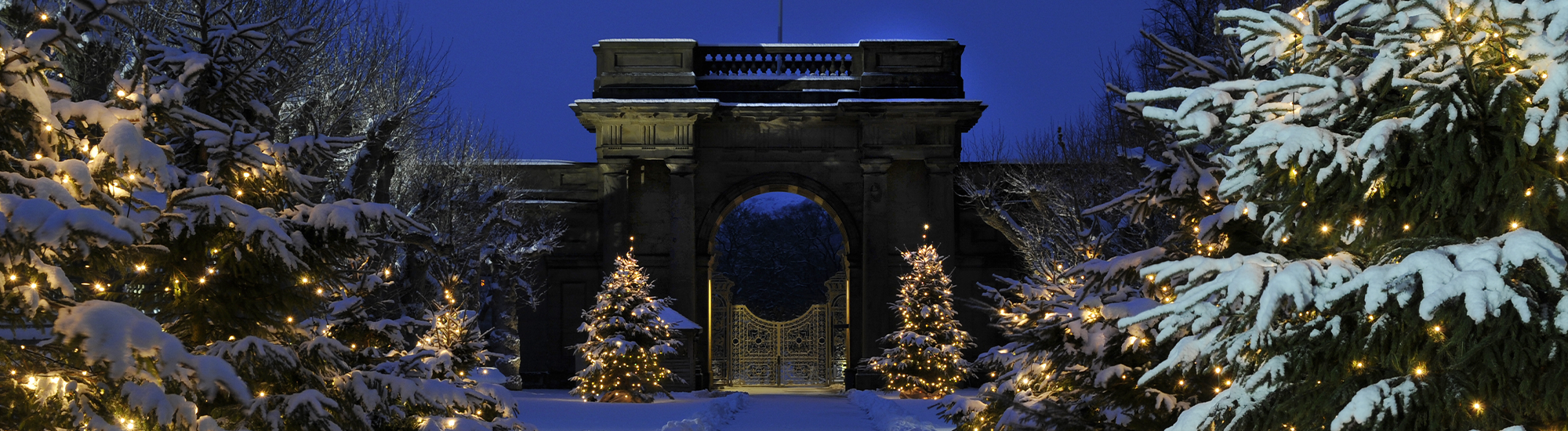 Beautiful Buxton & Chatsworth House at Christmastime