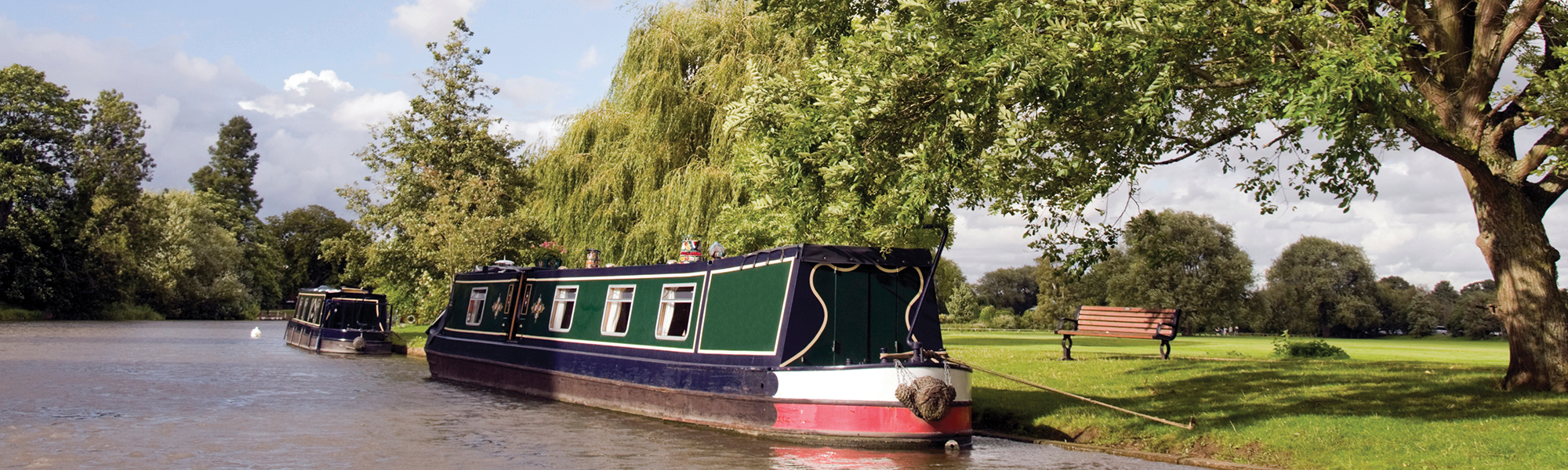 Christmastime in Stratford-upon-Avon & the Cotswolds