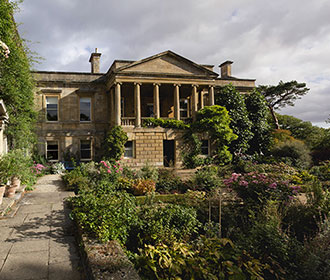 Stratford & the Cotswolds Villages - Turkey & Tinsel