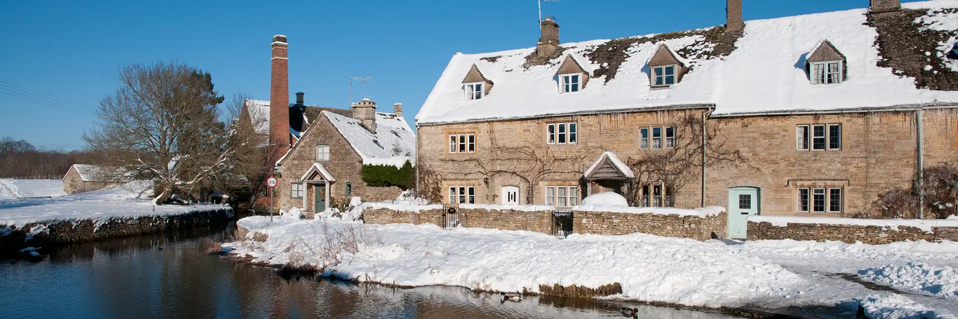 Christmastime in Stratford-upon-Avon & the Cotswolds