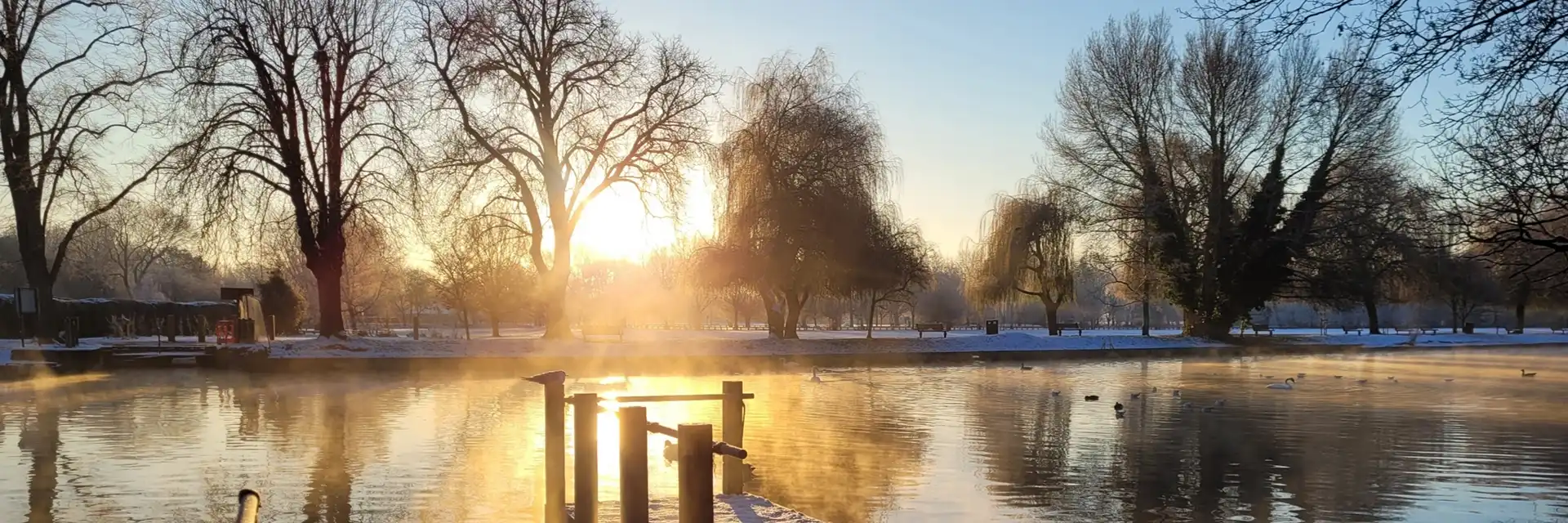 Stratford & the Charming Cotswolds at Christmastime