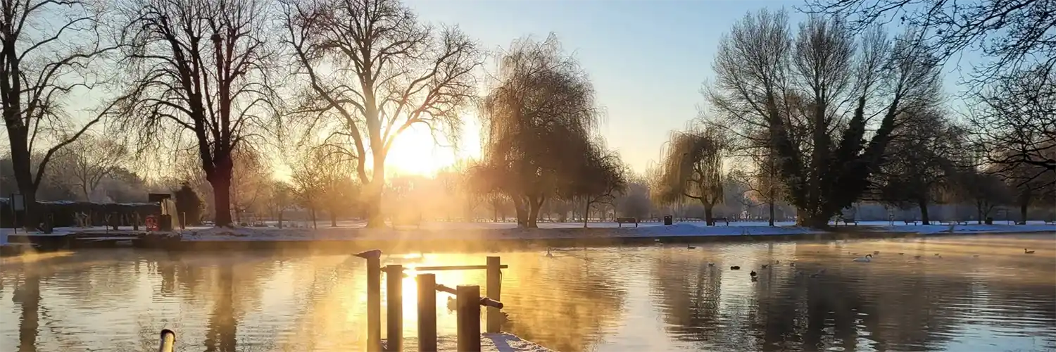 Stratford & the Charming Cotswolds at Christmastime